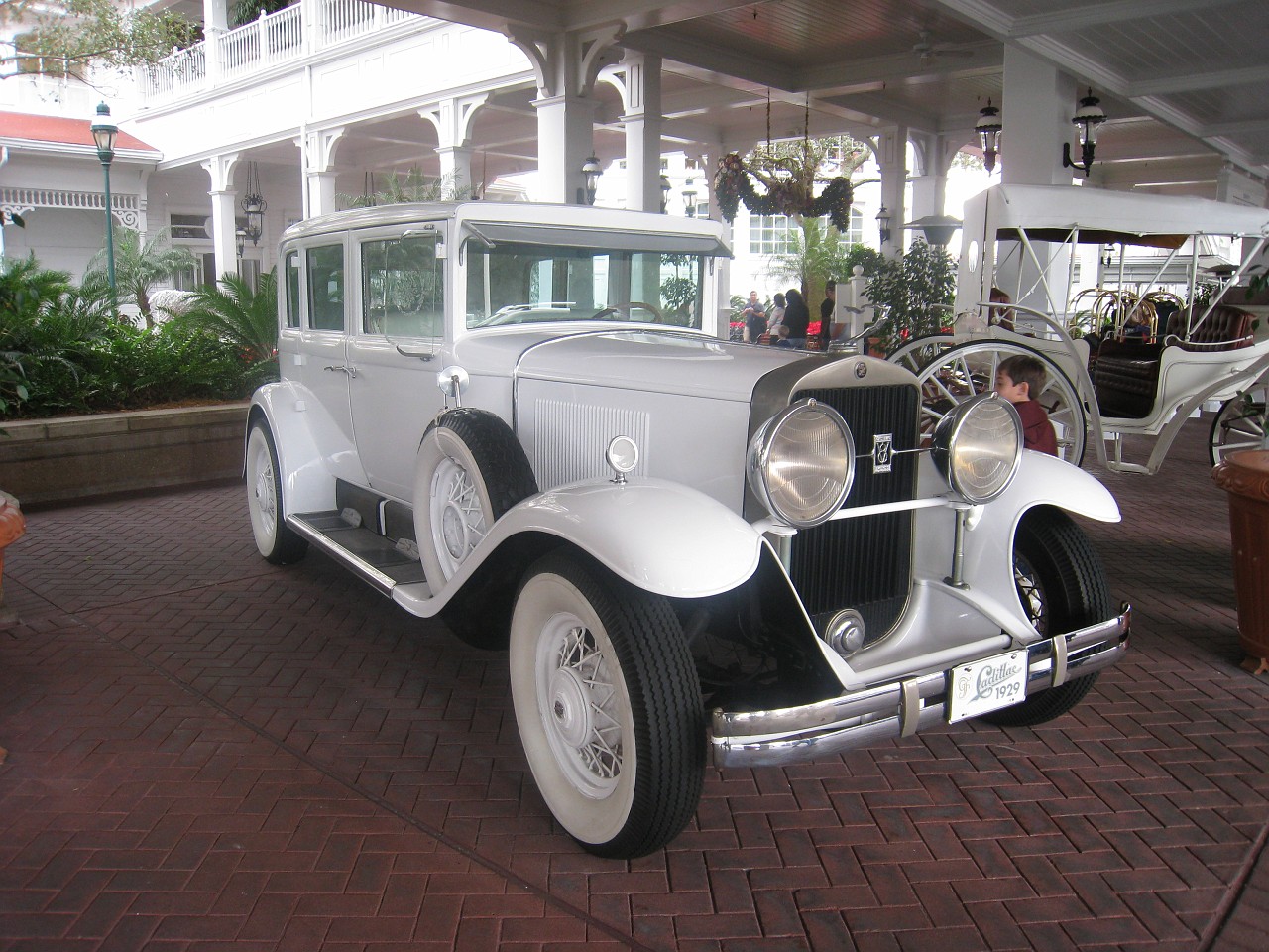 Vacation 2007-12 - Disney Parks  0157.jpg - The 2007-08 vacation to Florida included Disney World. We visited some of the larger theme Resorts along with Animal Kingdom and Disney Hollywood Studios.